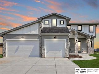 6525 S 208th Avenue, Elkhorn, NE 68022