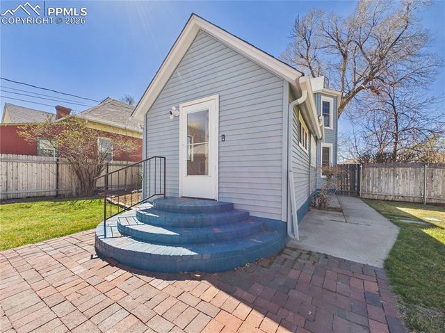 425 W Pitkin Avenue, Pueblo, CO 81004