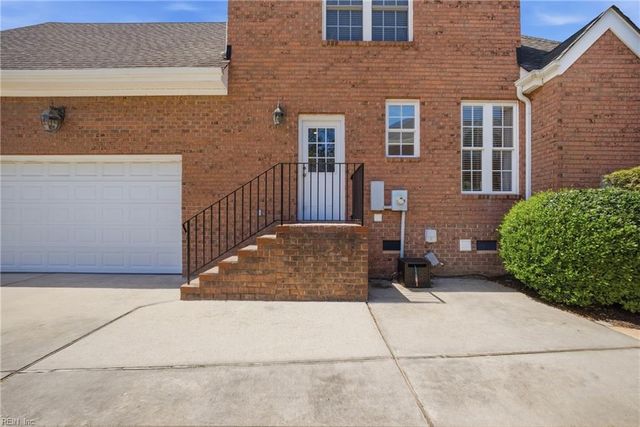 1412 Gunston CT, Chesapeake, VA 23322