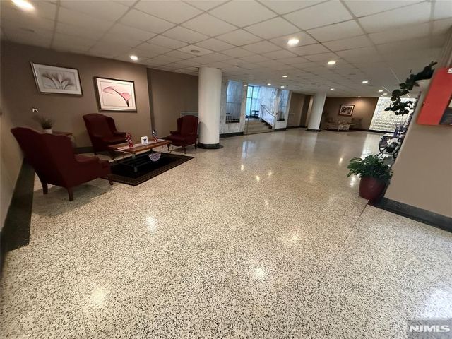 2160 Center Avenue 5M, Fort Lee, NJ 07024