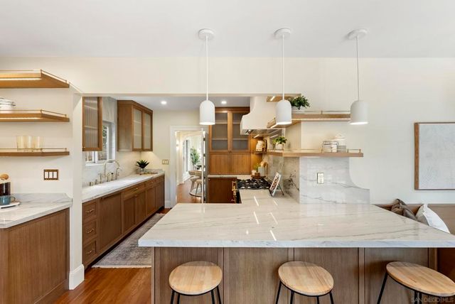 1896 Lyndon, San Diego, CA 92103