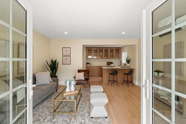 1896 Lyndon, San Diego, CA 92103