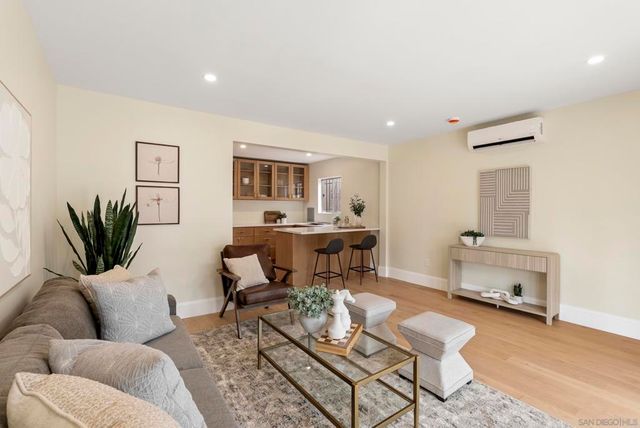 1896 Lyndon, San Diego, CA 92103