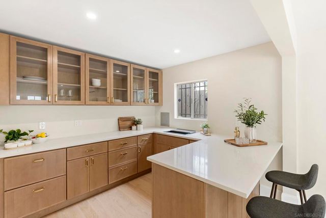 1896 Lyndon, San Diego, CA 92103