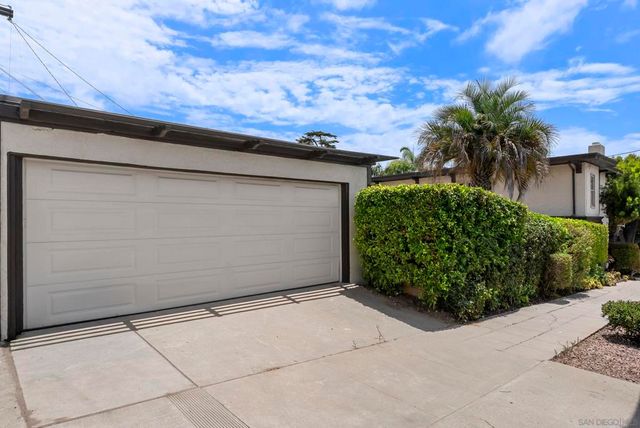 1896 Lyndon, San Diego, CA 92103