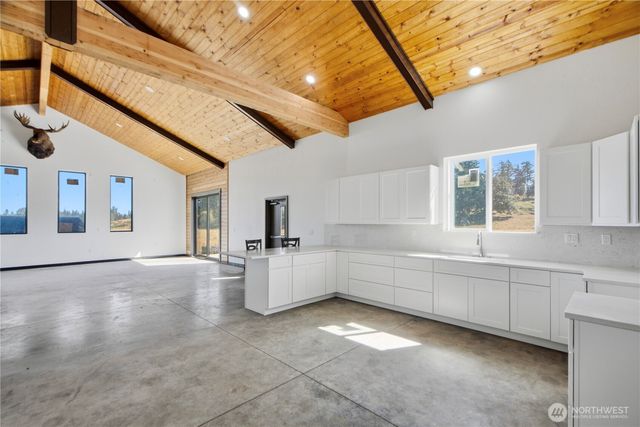 23028 SE 400th St, Enumclaw, WA 98022