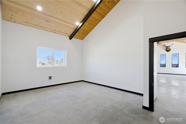 23028 SE 400th St, Enumclaw, WA 98022