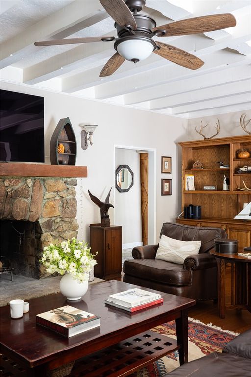 Image 18 of property listing at 27844 Greenway Drive, Lake Arrowhead, CA 92352