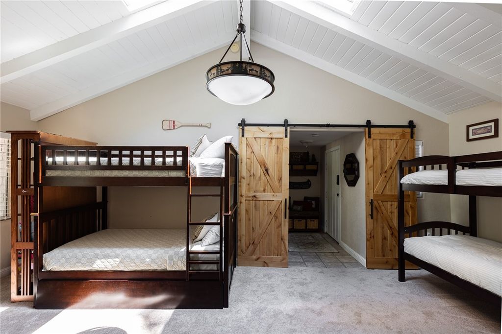 Image 20 of property listing at 27844 Greenway Drive, Lake Arrowhead, CA 92352