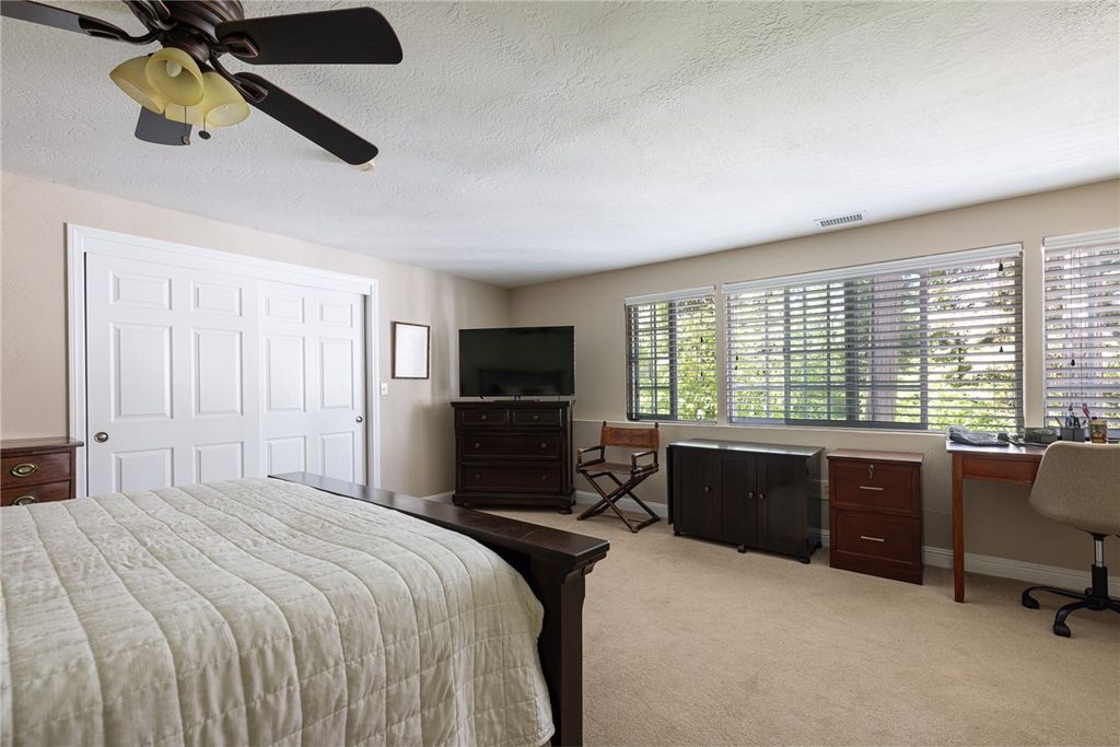 Image 23 of property listing at 27844 Greenway Drive, Lake Arrowhead, CA 92352