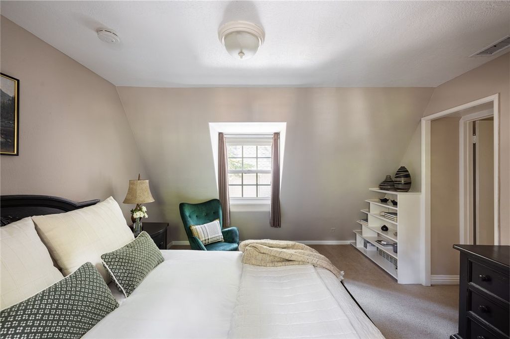 Image 27 of property listing at 27844 Greenway Drive, Lake Arrowhead, CA 92352