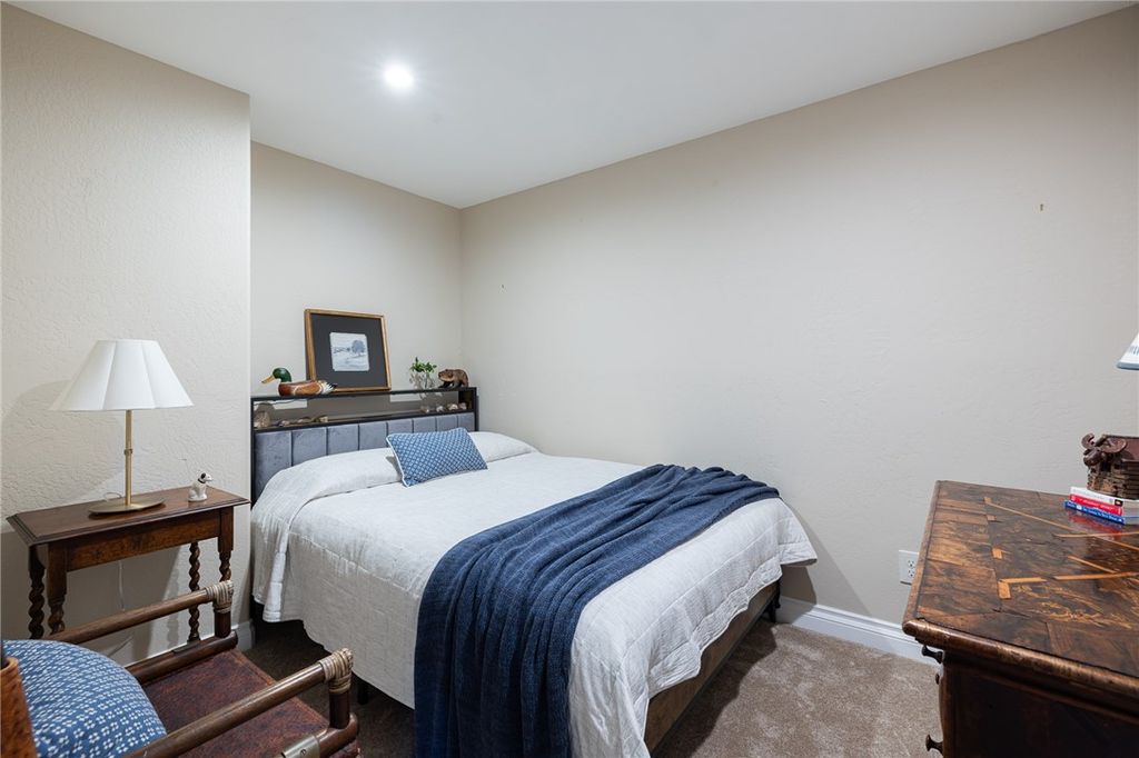 Image 29 of property listing at 27844 Greenway Drive, Lake Arrowhead, CA 92352