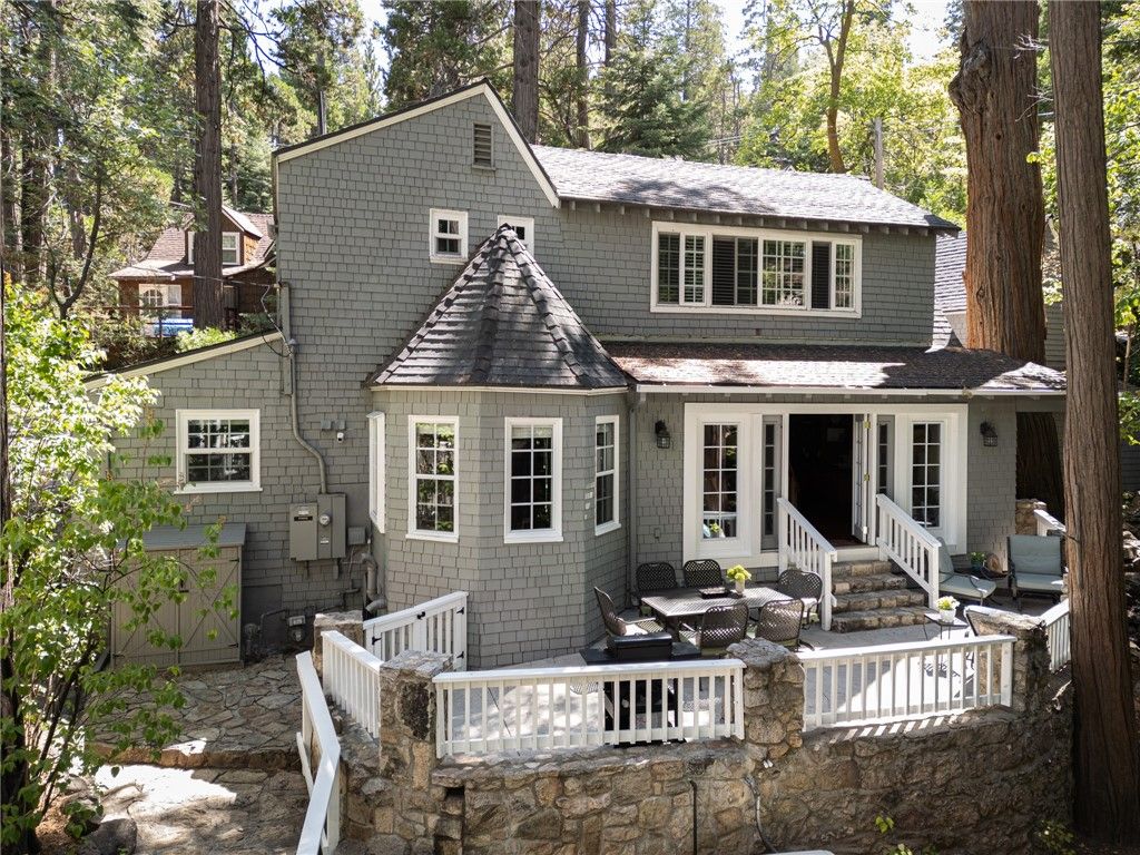 Image 30 of property listing at 27844 Greenway Drive, Lake Arrowhead, CA 92352