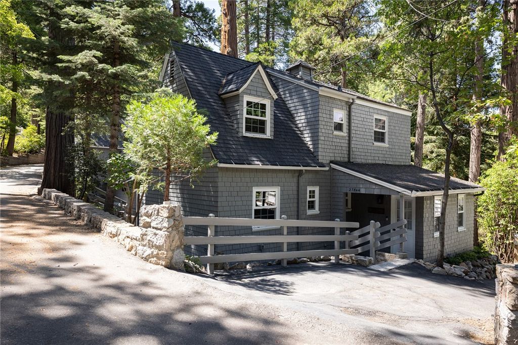 Image 31 of property listing at 27844 Greenway Drive, Lake Arrowhead, CA 92352