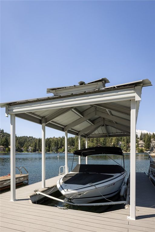 Image 33 of property listing at 27844 Greenway Drive, Lake Arrowhead, CA 92352