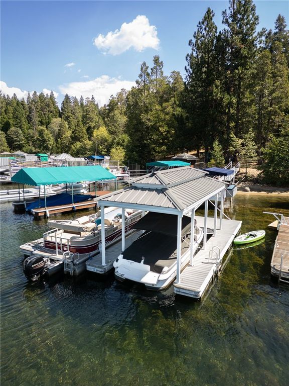 Image 34 of property listing at 27844 Greenway Drive, Lake Arrowhead, CA 92352