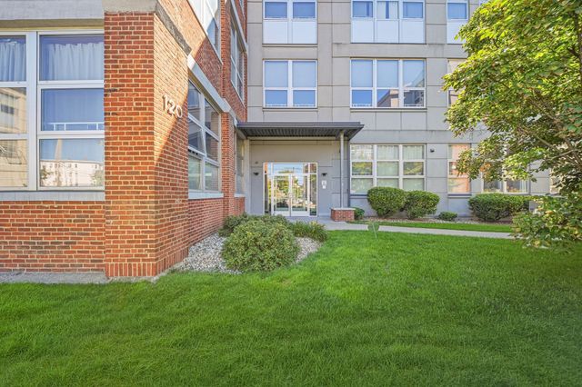 120 Holmes St 312, Quincy, MA 02171