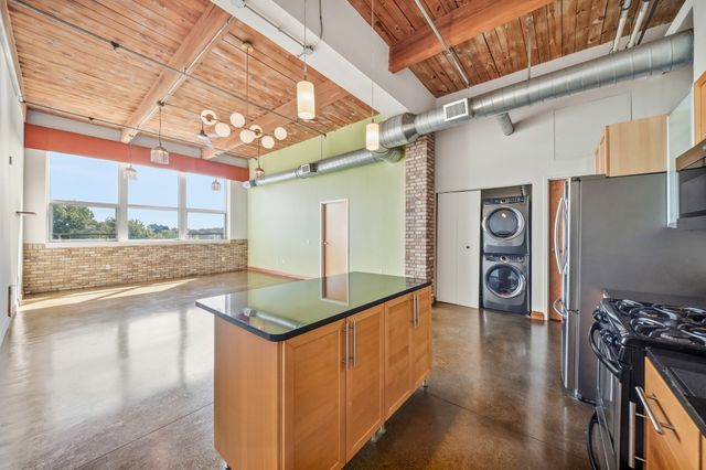 120 Holmes St 312, Quincy, MA 02171