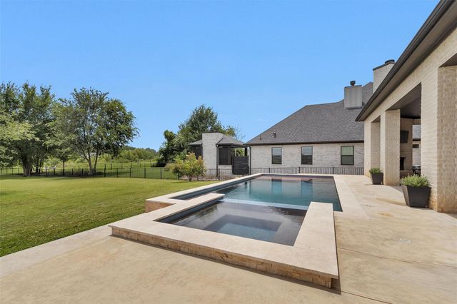 11653 Grandview Drive, Montgomery, TX 77356