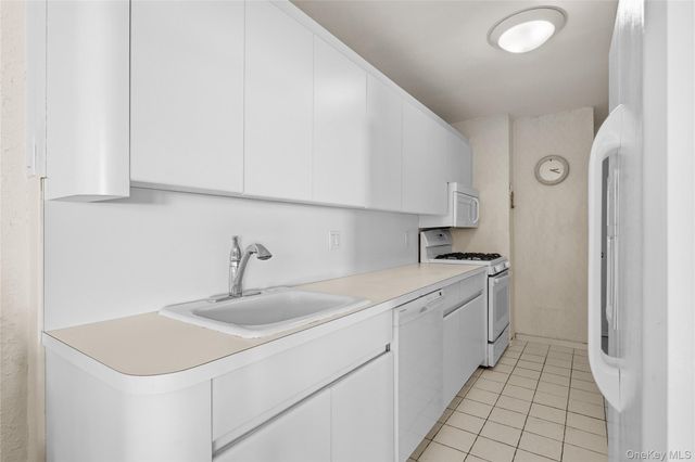 750 Shore Road 3o, Long Beach, NY 11561