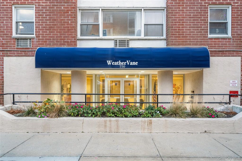 750 Shore Road 3o, Long Beach, NY 11561