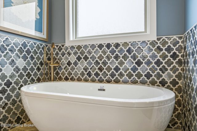 13510 Pointview Ct, Louisville, KY 40299