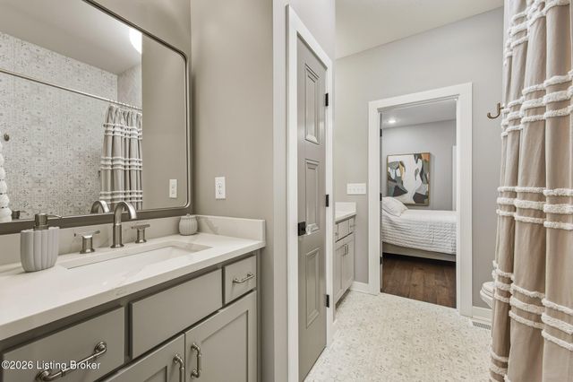 13510 Pointview Ct, Louisville, KY 40299