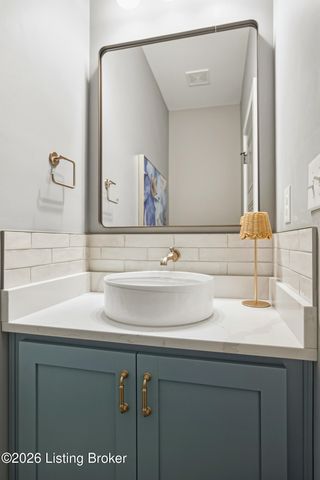 13510 Pointview Ct, Louisville, KY 40299