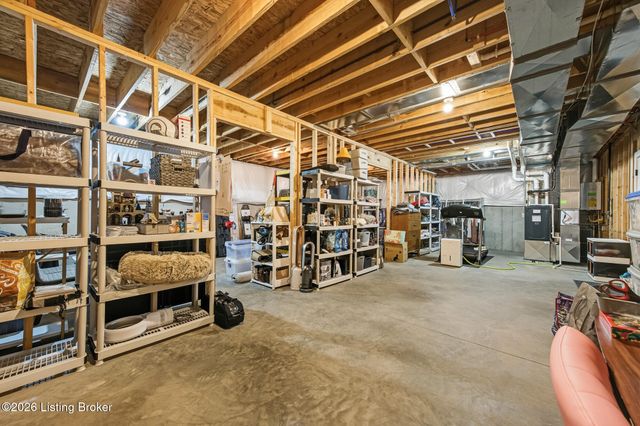 13510 Pointview Ct, Louisville, KY 40299