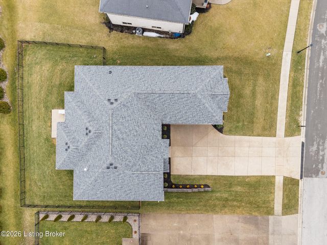 13510 Pointview Ct, Louisville, KY 40299