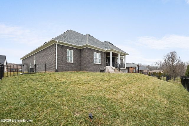 13510 Pointview Ct, Louisville, KY 40299