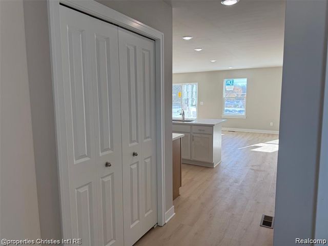 112 Parsons Lane, Saline, MI 48176