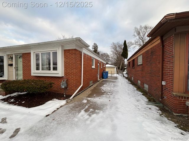 4209 Vassar Street, Dearborn Heights, MI 48125