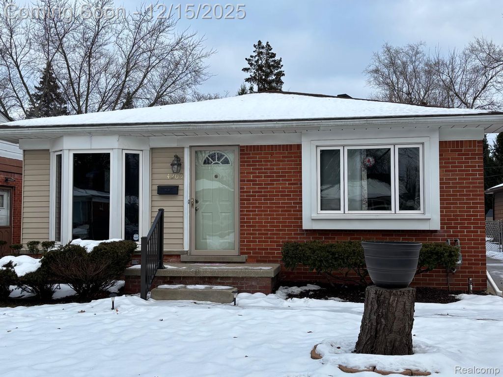 4209 Vassar Street, Dearborn Heights, MI 48125