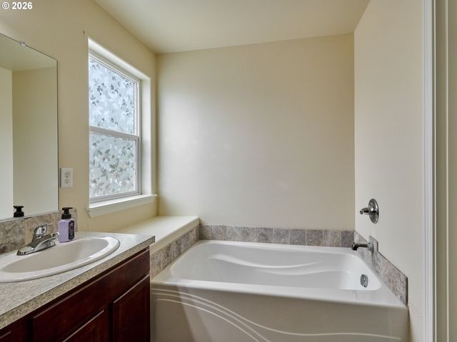 3138 REED Ave, Woodburn, OR 97071
