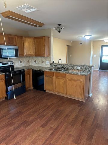 7909 Labrador Dr, Corpus Christi, TX 78414