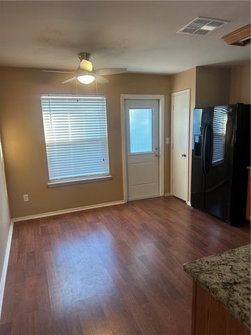 7909 Labrador Dr, Corpus Christi, TX 78414