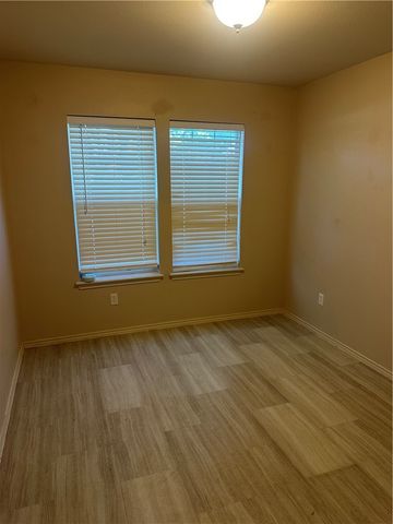 7909 Labrador Dr, Corpus Christi, TX 78414