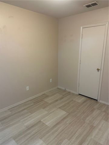 7909 Labrador Dr, Corpus Christi, TX 78414