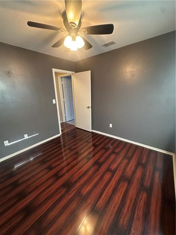 7909 Labrador Dr, Corpus Christi, TX 78414
