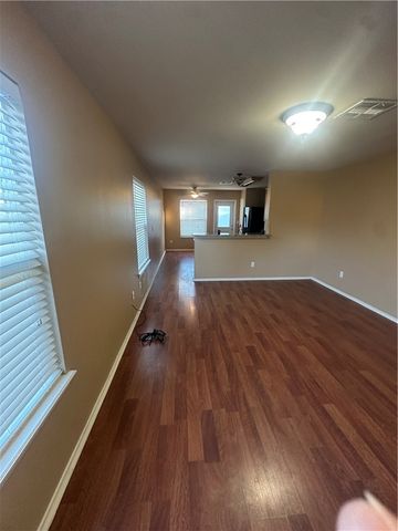 7909 Labrador Dr, Corpus Christi, TX 78414