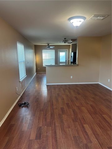 7909 Labrador Dr, Corpus Christi, TX 78414