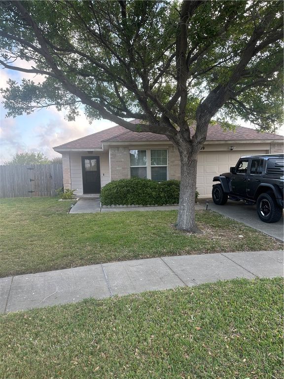 7909 Labrador Dr, Corpus Christi, TX 78414