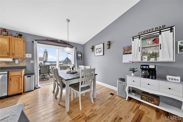 900 Sherwood Drive, Warrenton, MO 63383