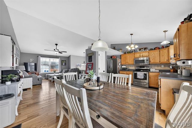 900 Sherwood Drive, Warrenton, MO 63383