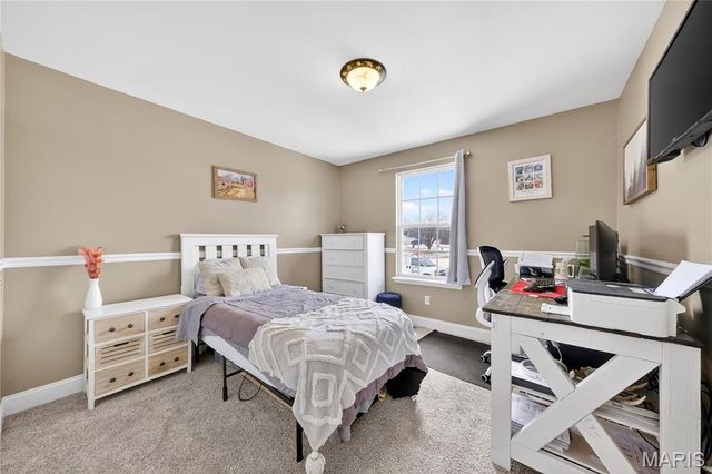 900 Sherwood Drive, Warrenton, MO 63383