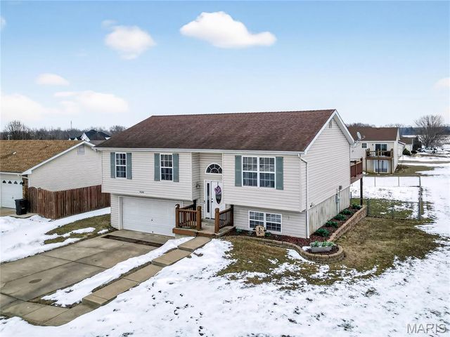 900 Sherwood Drive, Warrenton, MO 63383