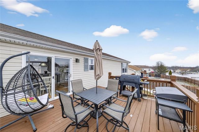 900 Sherwood Drive, Warrenton, MO 63383