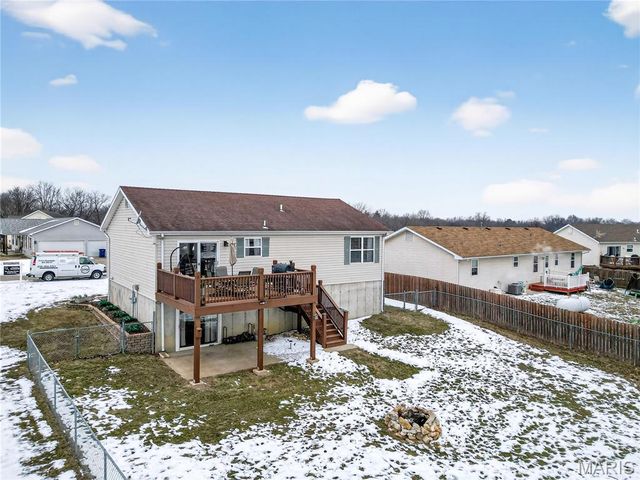 900 Sherwood Drive, Warrenton, MO 63383