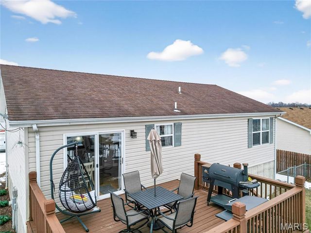 900 Sherwood Drive, Warrenton, MO 63383